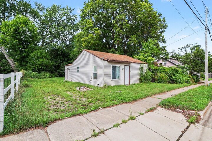 Property Photo: 5804 Vermont Avenue MI 49024