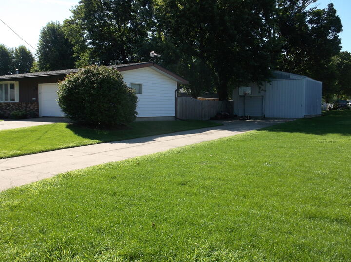 Property Photo:  516 Orange Street  IL 61356 