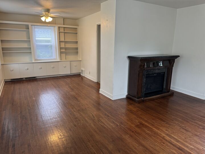 Property Photo:  465 Slade Avenue  IL 60120 