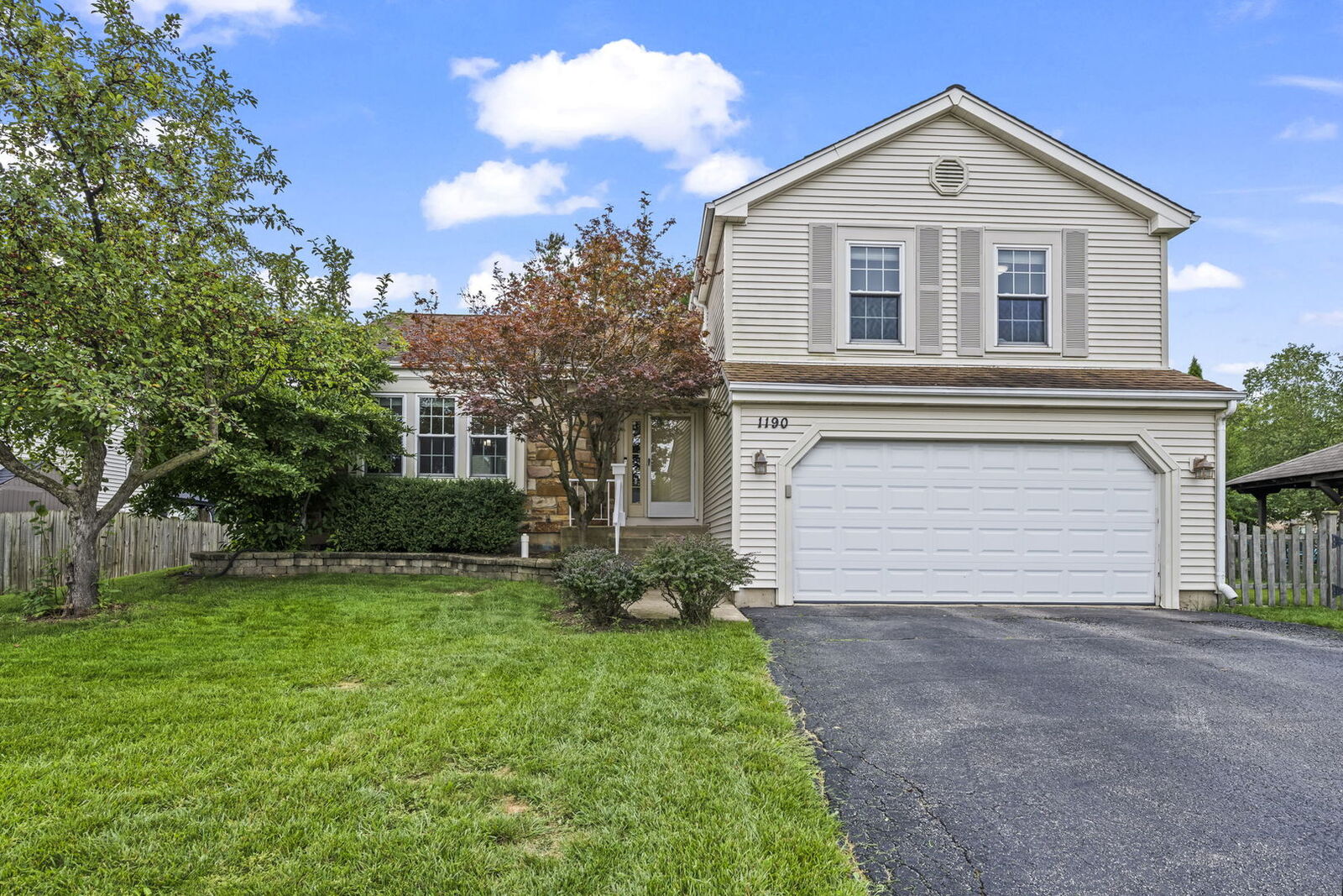 Property Photo: 1190 Bristol Trail Road IL 60047