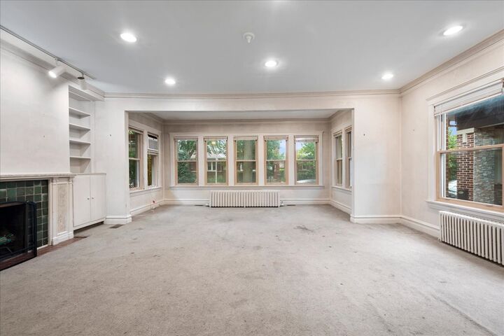 Property Photo:  6520 N Fairfield Avenue  IL 60645 