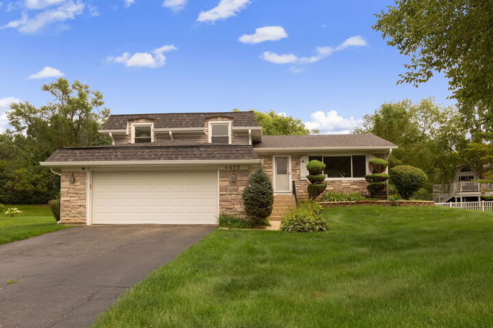 Property Photo:  4425 Thornbark Court  IL 60192 