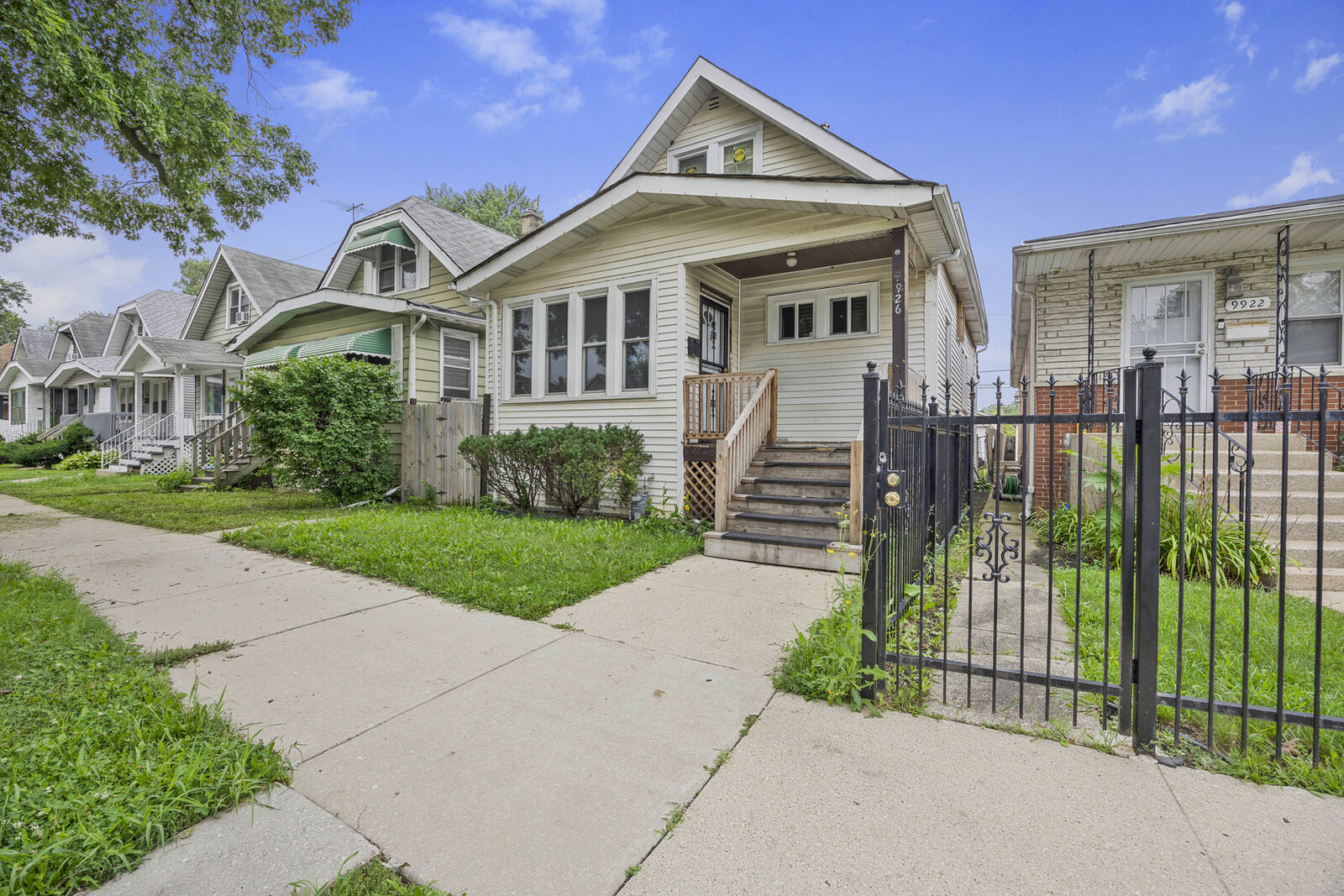 Property Photo: 9926 S Wentworth Avenue IL 60628