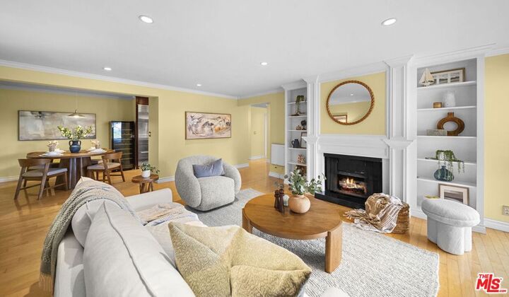 Property Photo:  630 Idaho Avenue 204  CA 90403 