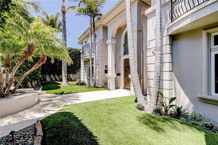 Property Photo:  819 11th  CA 90266 
