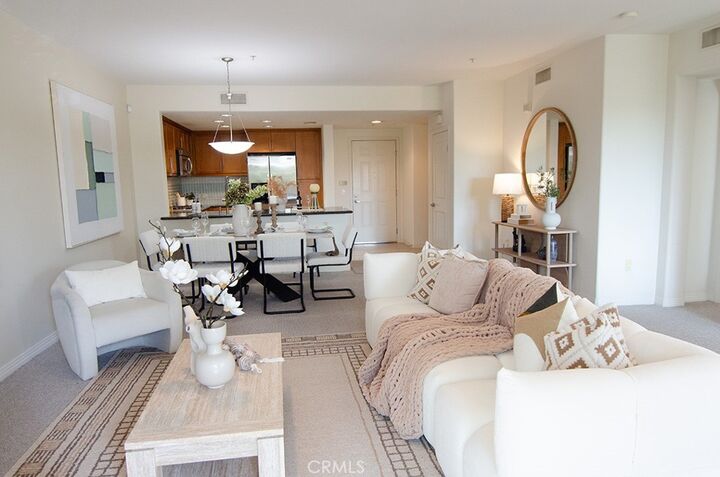 Property Photo:  931 E Walnut Street 316  CA 91106 