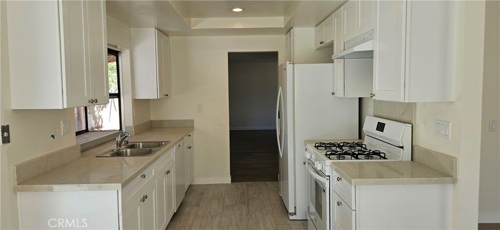 Property Photo:  10139 Hanna  CA 91311 