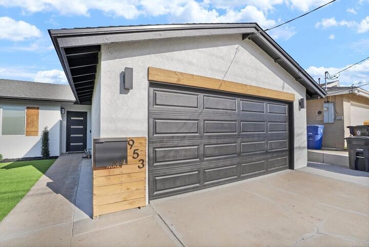 Property Photo: 953 Maria Way CA 91911