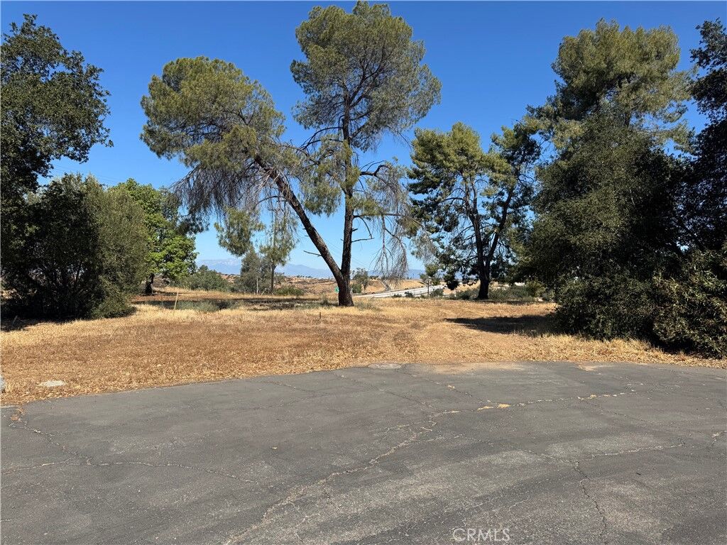 Property Photo: 60 Redwood CA 92399
