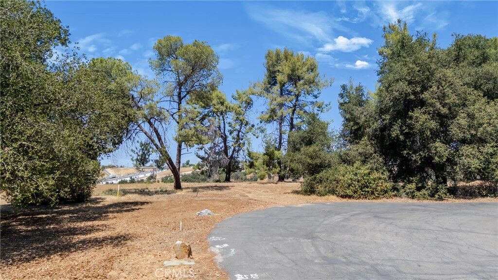 Property Photo: 60 Redwood CA 92399