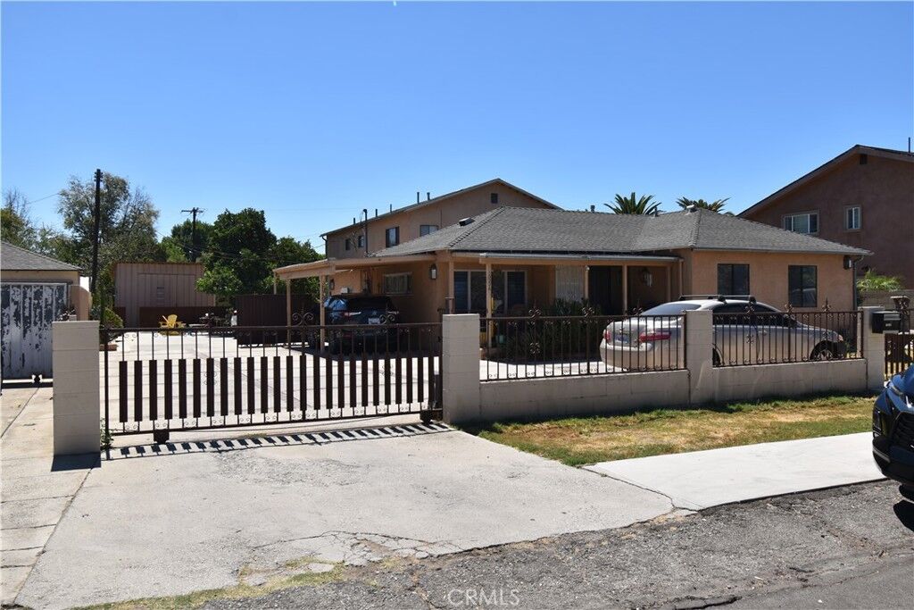 Property Photo:  13226 Bromwich  CA 91331 