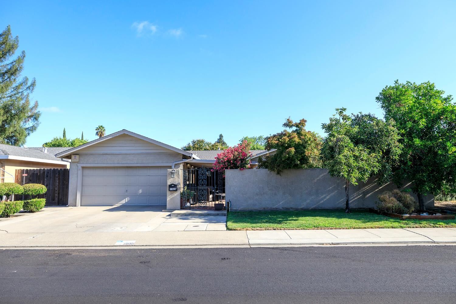 Property Photo:  1509 Duckart Way  CA 95355 