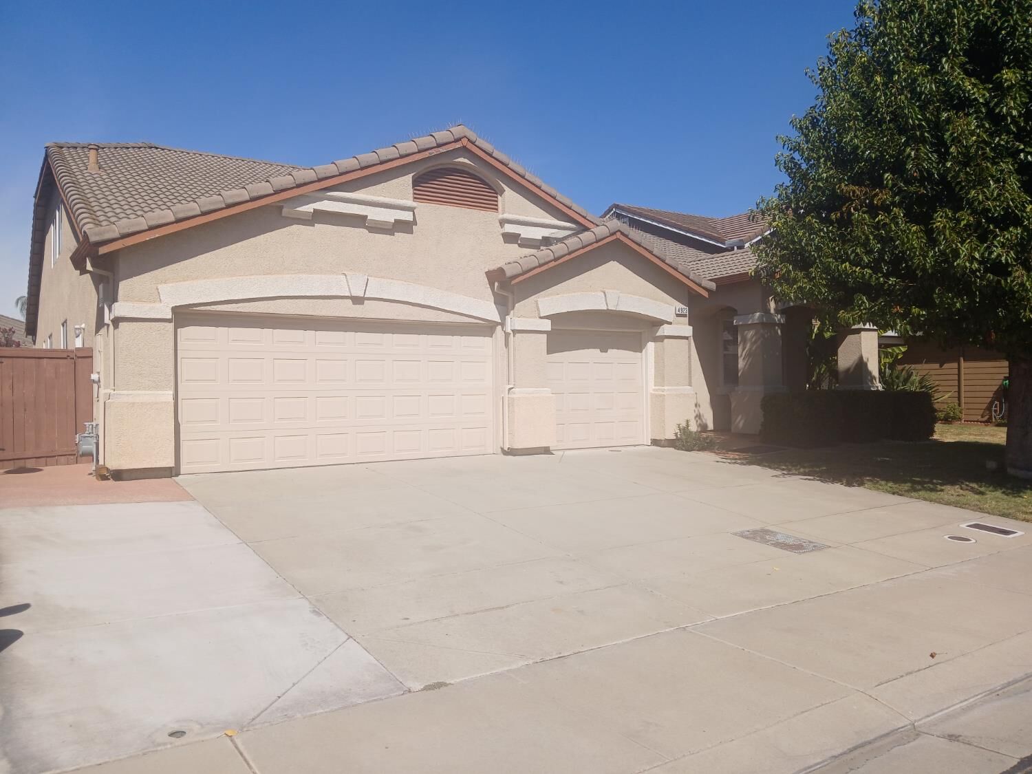 Property Photo: 4923 Tiller Court CA 95206