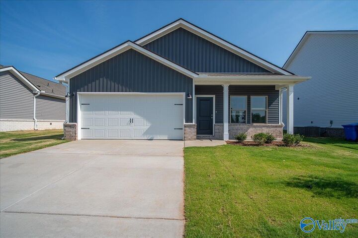 Property Photo: 22821 Dashwood Lane AL 35613
