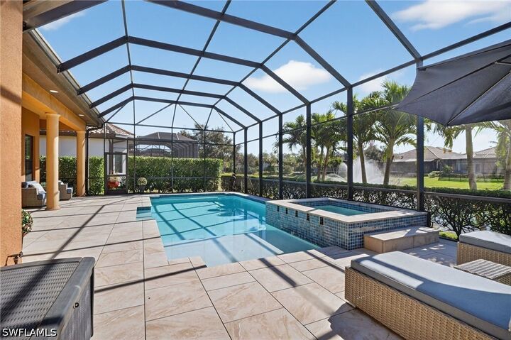Property Photo:  7352 Lantana Way  FL 34119 