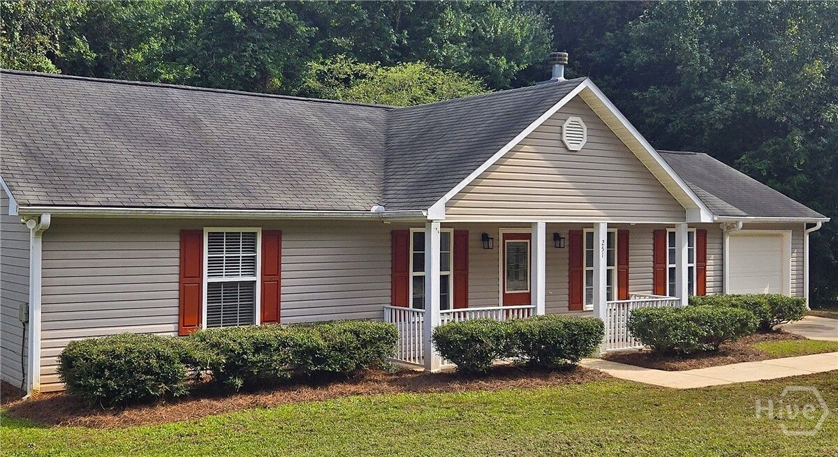 Property Photo: 251 Twin Creek Shores GA 30605