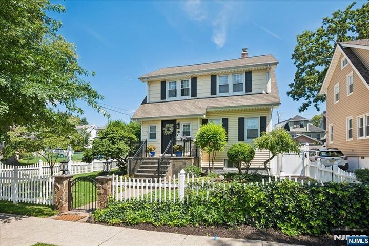 Property Photo:  211 Walnut Avenue  NJ 07603 