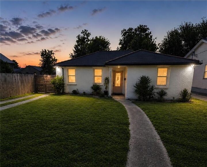 Property Photo: 5923 Franklin Avenue LA 70122