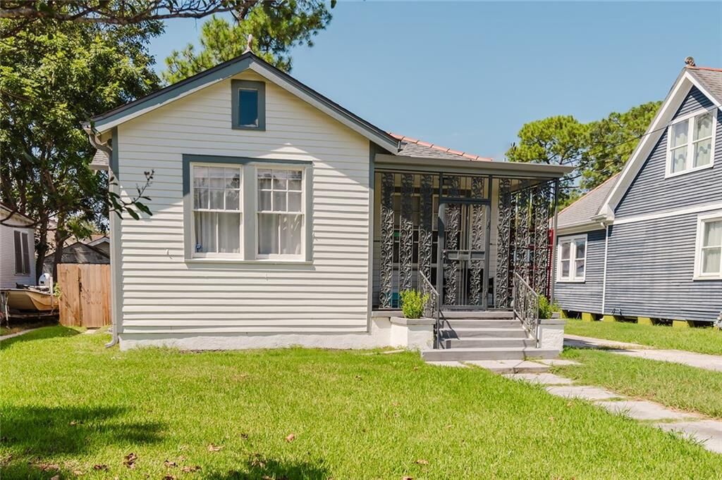 Property Photo:  4670 Marigny Street  LA 70122 