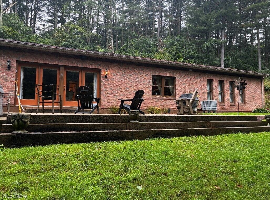 Property Photo: 17463 State Route 164 OH 43945