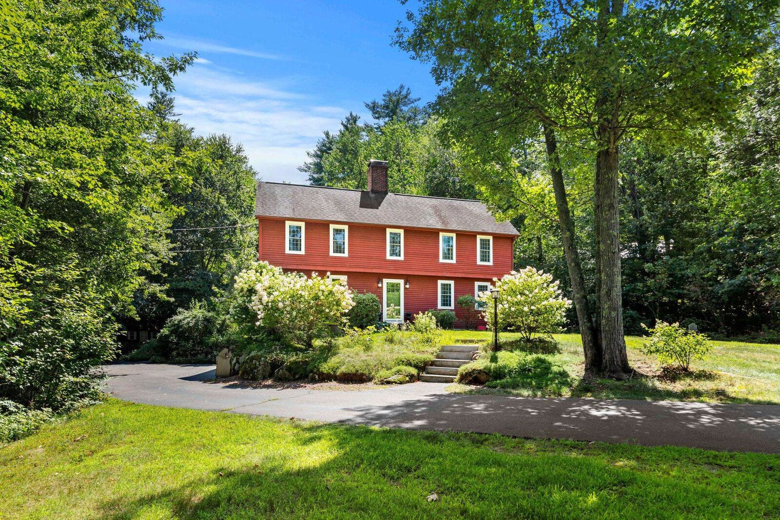 Property Photo:  24 Hitching Post Lane  NH 03110 