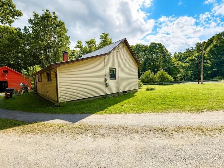 Property Photo:  1892 US Rt 5  VT 05346 