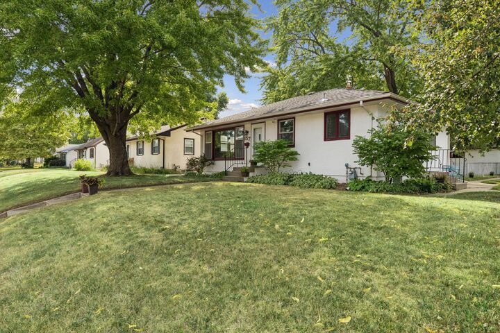 Property Photo:  157 Poplar Street W  MN 55075 