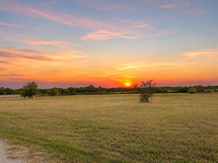 Property Photo: 408 Weaver Creek Court TX 76462