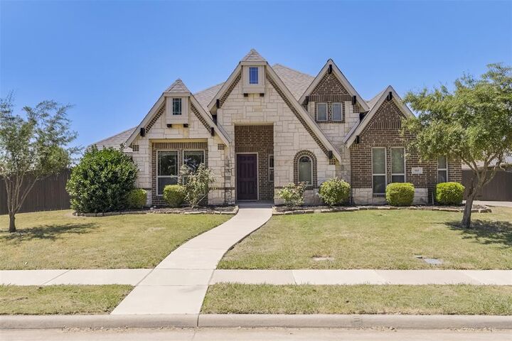 Property Photo:  905 Mill Pond Drive  TX 76065 