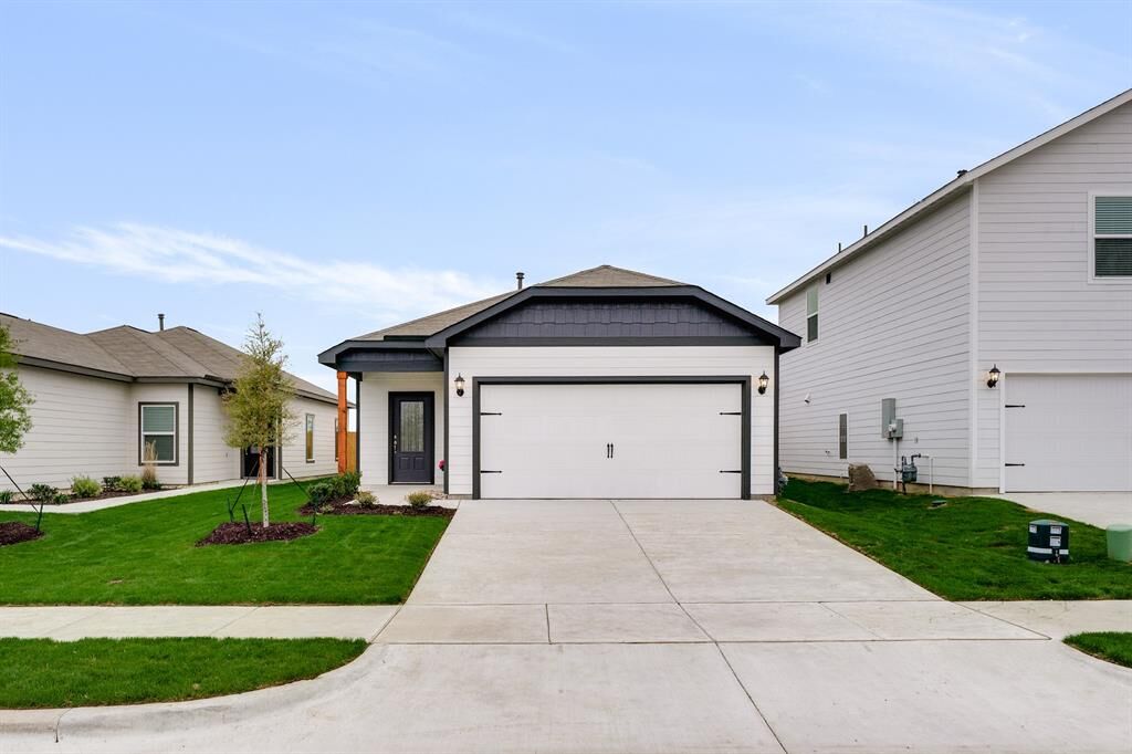 Property Photo: 3912 Starry Night Cove TX 75092