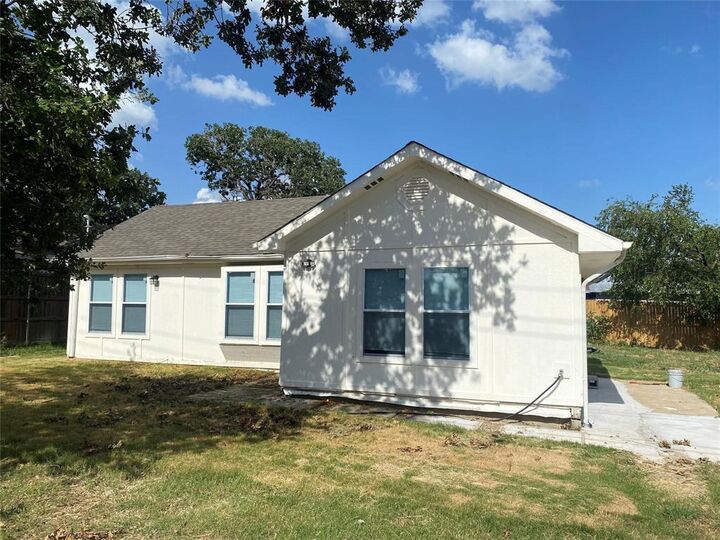 Property Photo: 1206 Redbud Street TX 75068