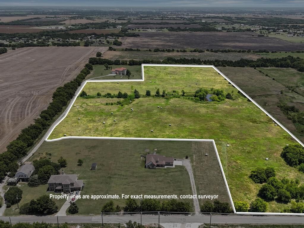 Property Photo:  631 N King Road  TX 75189 