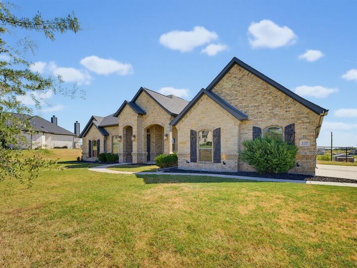 Property Photo:  139 Bluff Ridge Court  TX 76073 