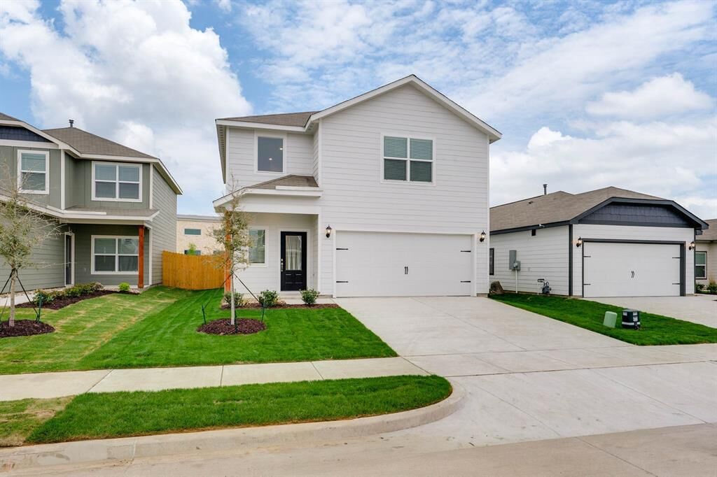 Property Photo: 3924 Starry Night Cove TX 75092