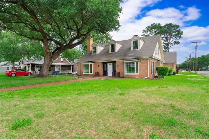 Property Photo:  601 N 25th Street  TX 75110 
