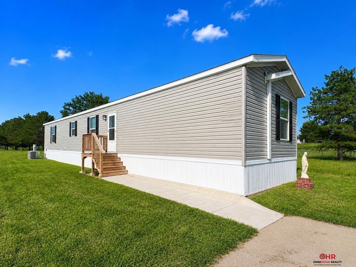 Property Photo: 1010 W Peach Street NE 68522