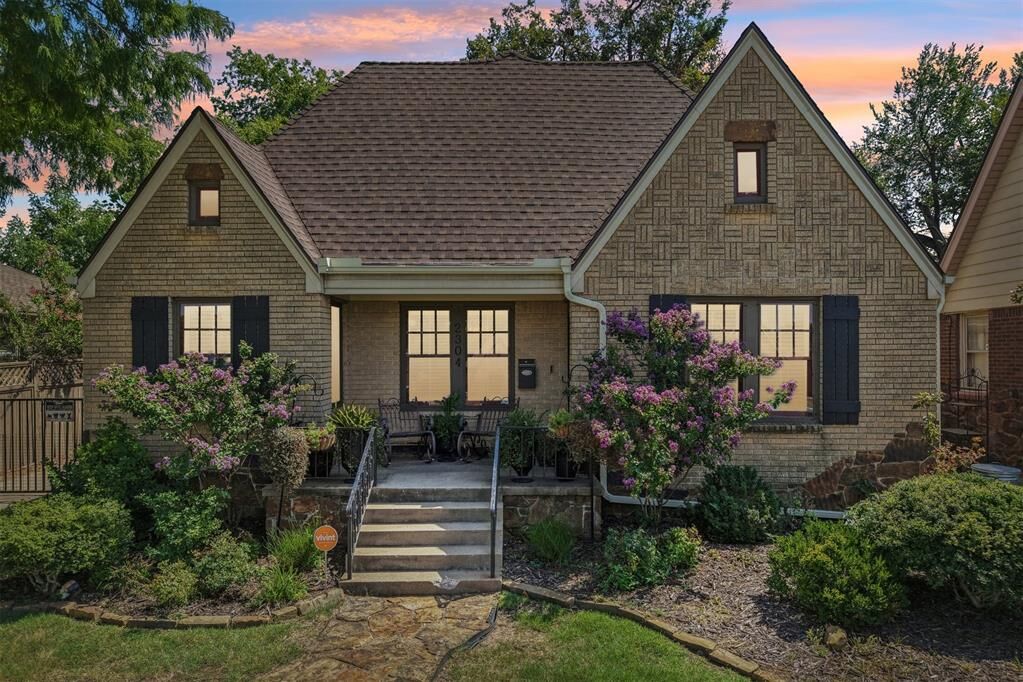 Property Photo:  2304 NW 27th Street  OK 73107 