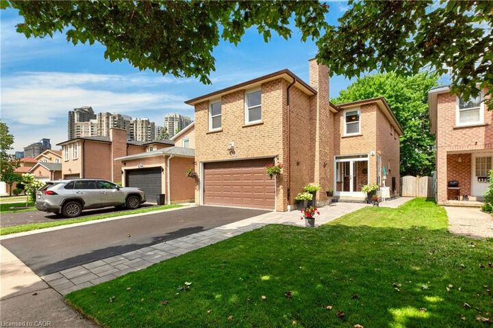 Property Photo:  4348 Jenkins Crescent  ON L5R 1V3 