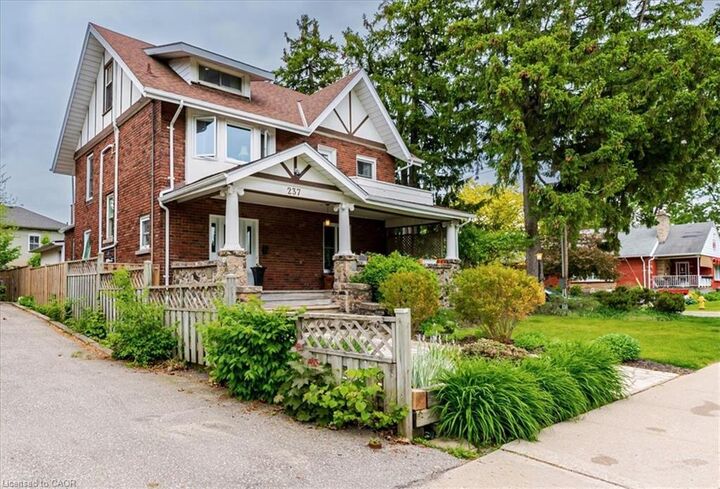 Property Photo: 237 Norfolk Street N ON N3Y 3P1