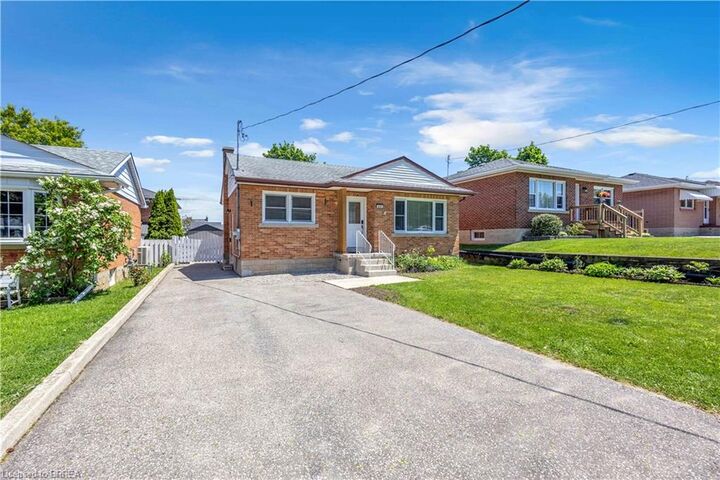Property Photo: 450 Highland Road E ON N2M 3W7