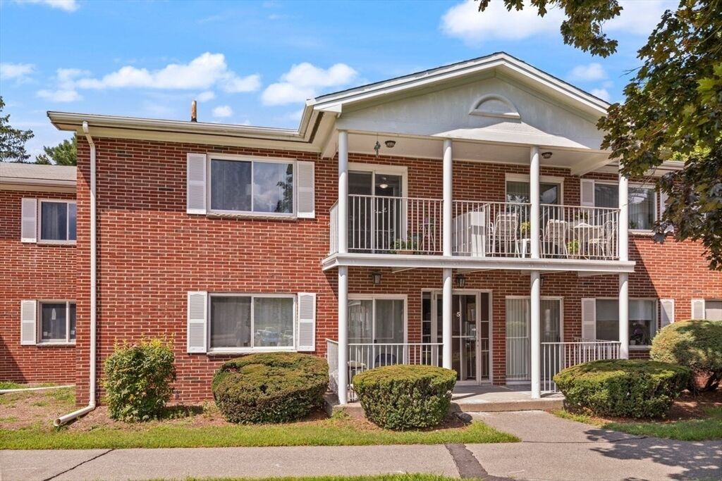 Property Photo:  5 Bayberry Drive 3  MA 02067 