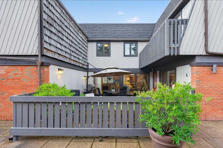 1726 8 Avenue NW 6 — photo 1