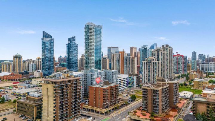 Property Photo: 1240 12 Avenue SW 301 AB T3C 0P3