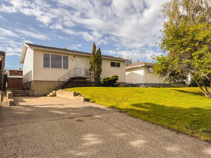 5104 46 Avenue — photo 1
