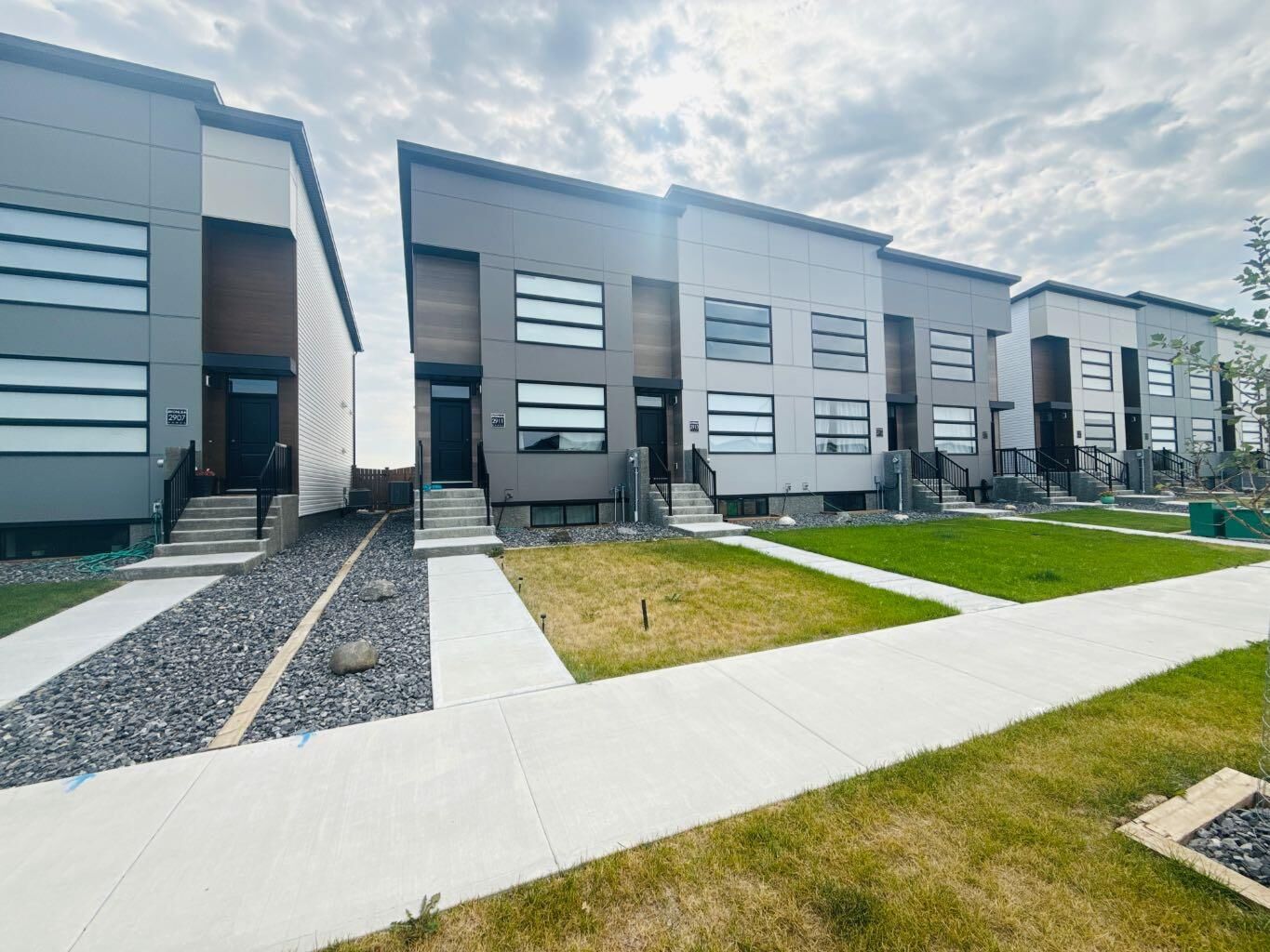 Property Photo: 2911 47 Street S AB T1K 8L4