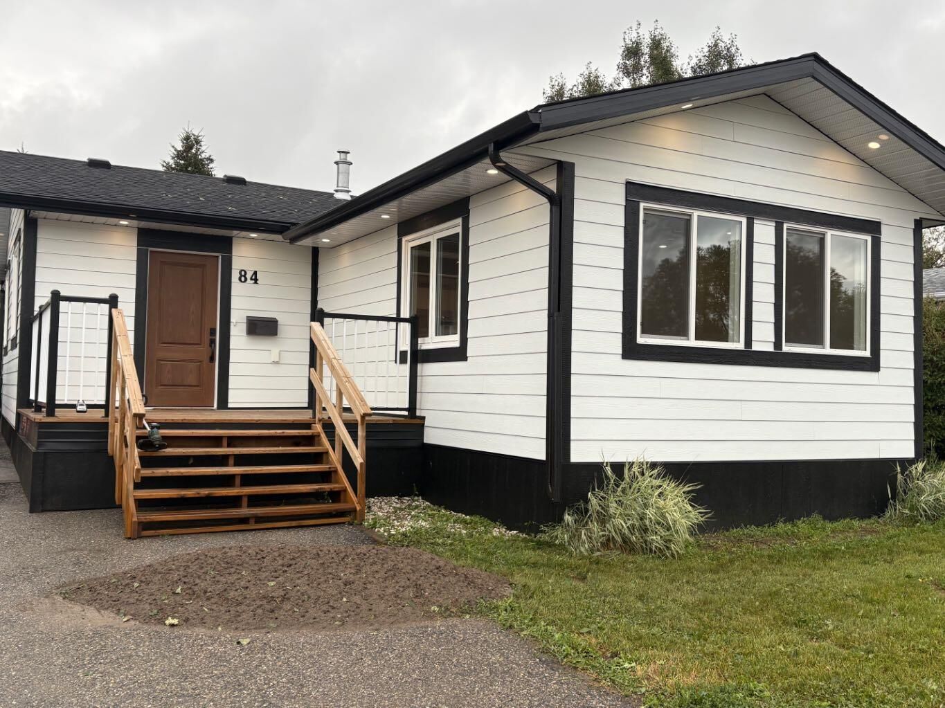 Property Photo: 1712 23 Street 84 AB T1M 1K5