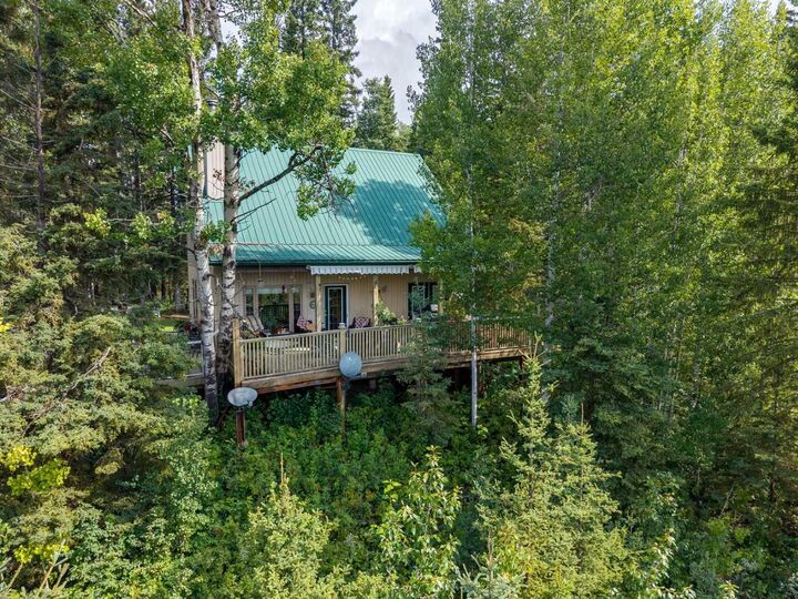 Property Photo: 5123 Township Road 342 A AB T4C 1A1