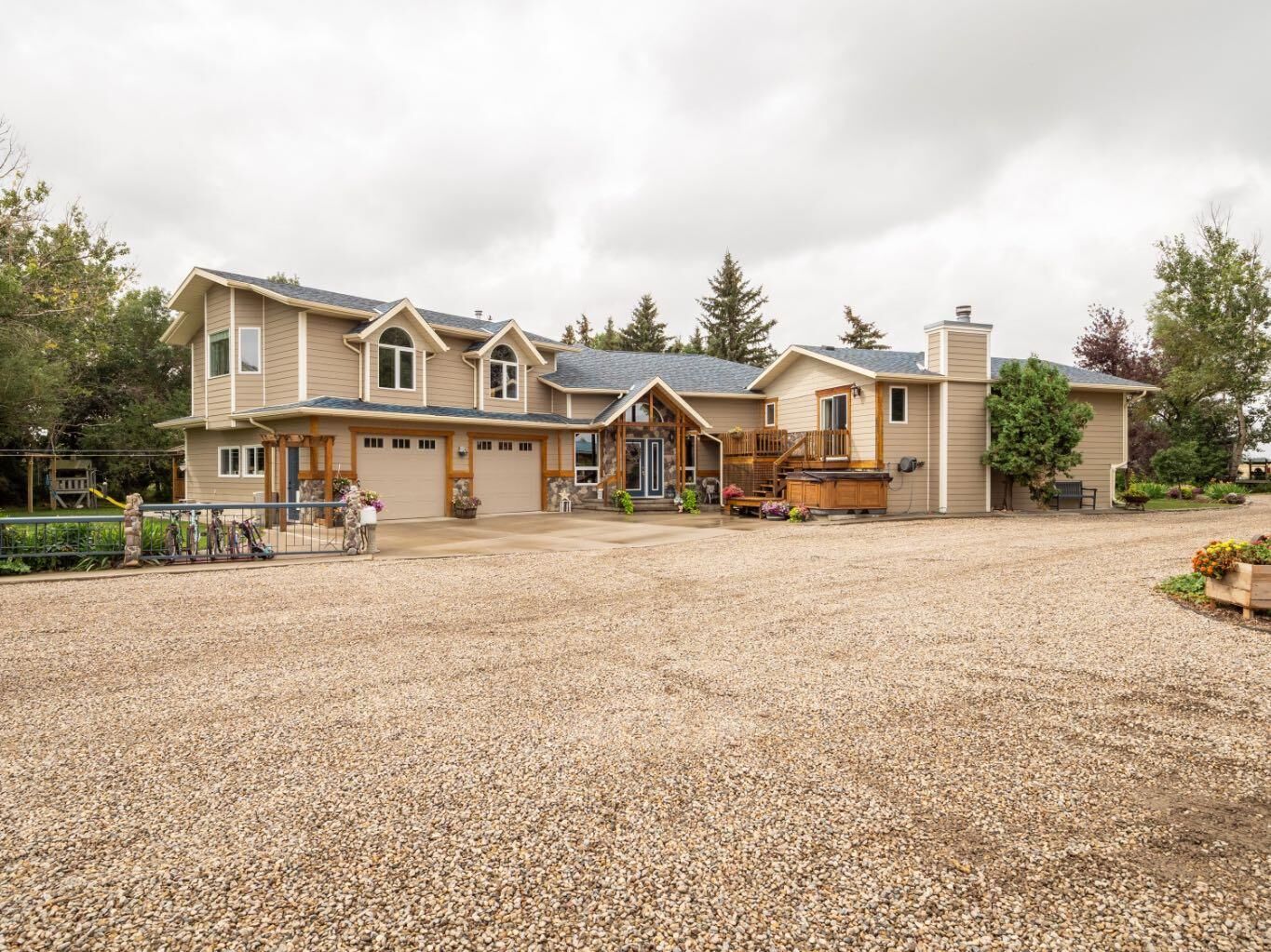 Property Photo: 95015 222 Range AB T0L 0V0