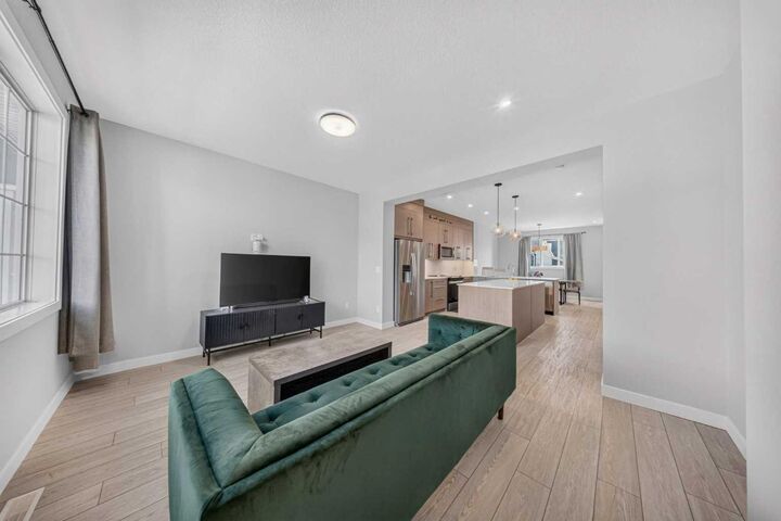 Property Photo: 1044 West Lakeview Drive AB T1X 2T3