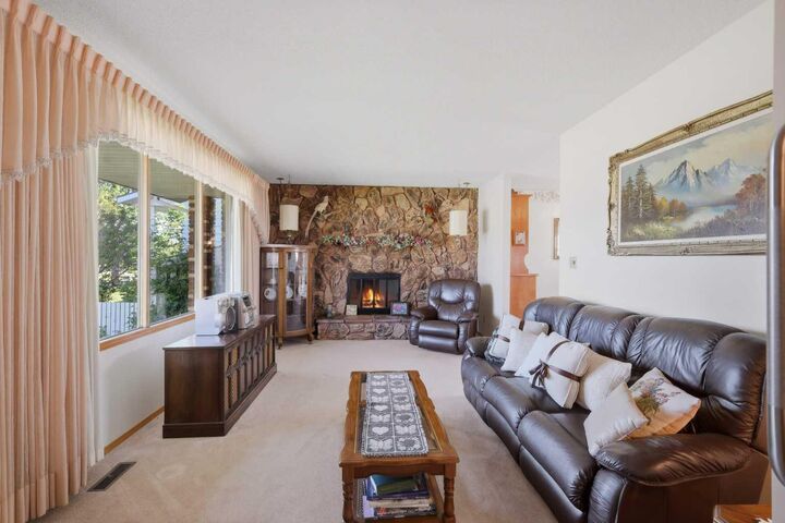 Property Photo: 5915 58 Avenue AB T4J 1L4